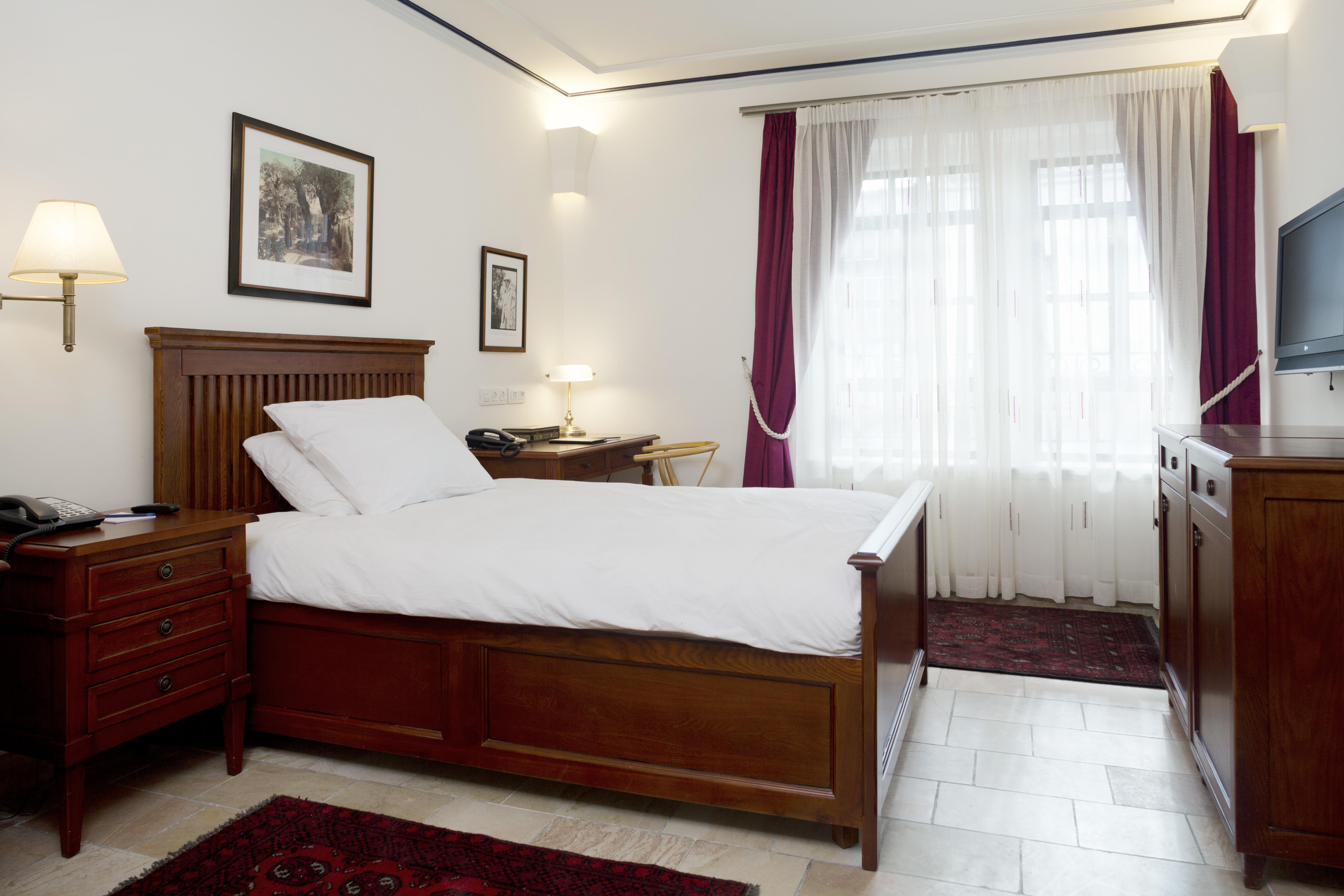 The American Colony Hotel - Small Luxury Hotels Of The World Jeruzalém Pokoj fotografie A bedroom at the hotel
