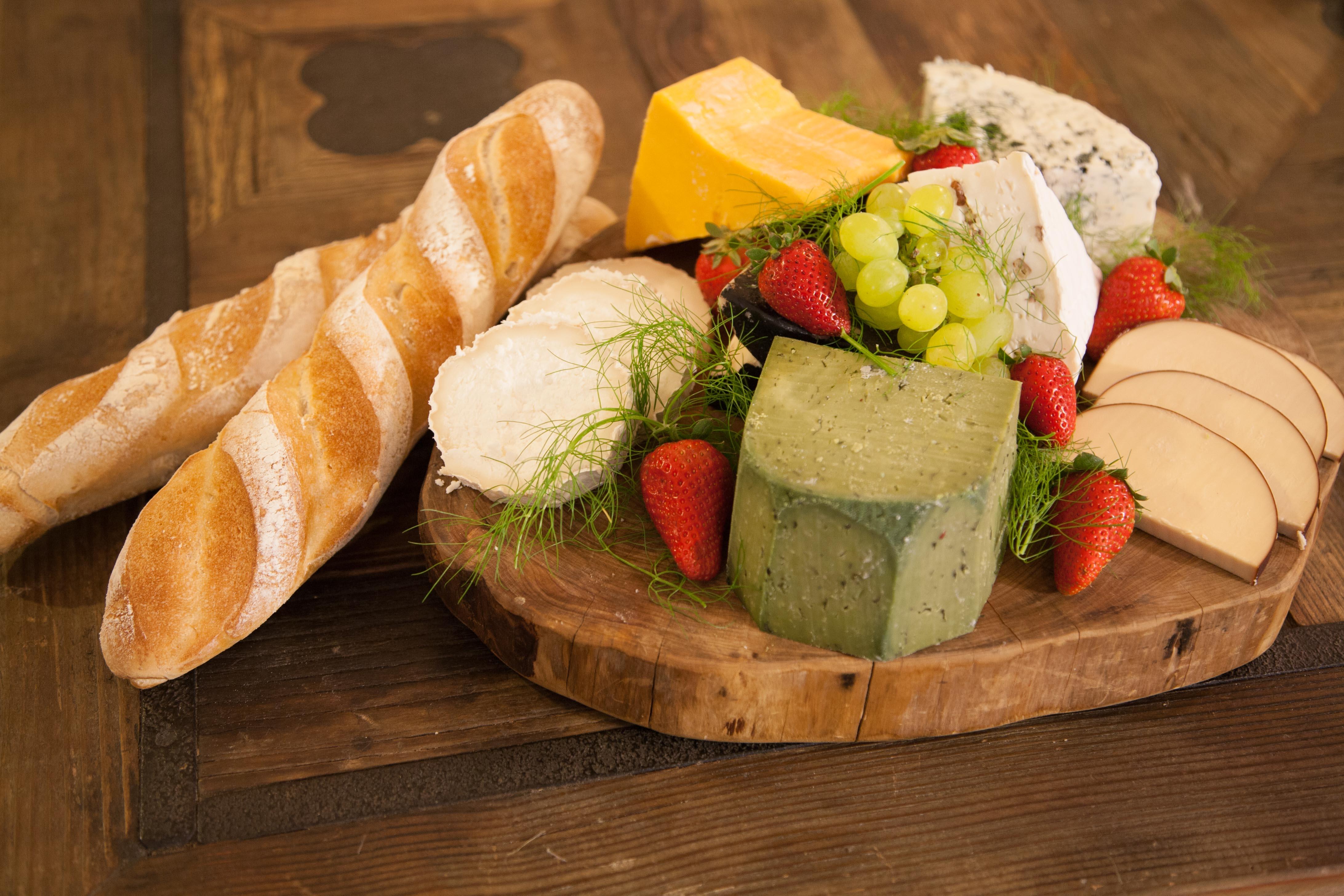 The American Colony Hotel - Small Luxury Hotels Of The World Jeruzalém Exteriér fotografie Cheese platter
